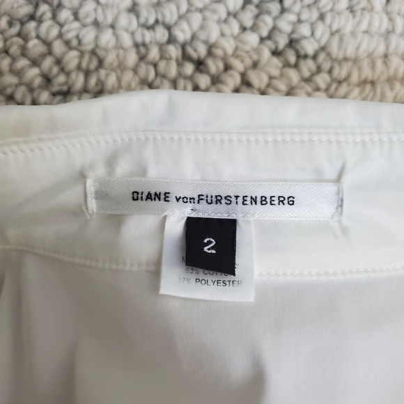 Diane Von Firstenberg White Wrap Blouse Sz 2 - Picture 4 of 5